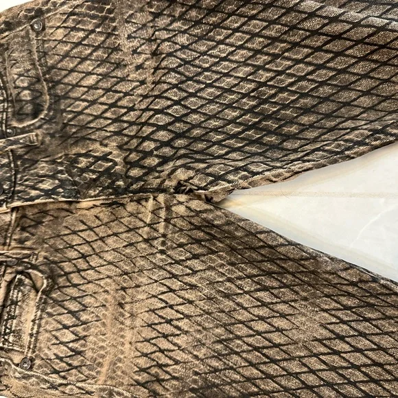 True Religion Women’s Jeans Pattern Black and Brown Low Rise Skinny Jeans Sz 26 - Picture 2 of 6